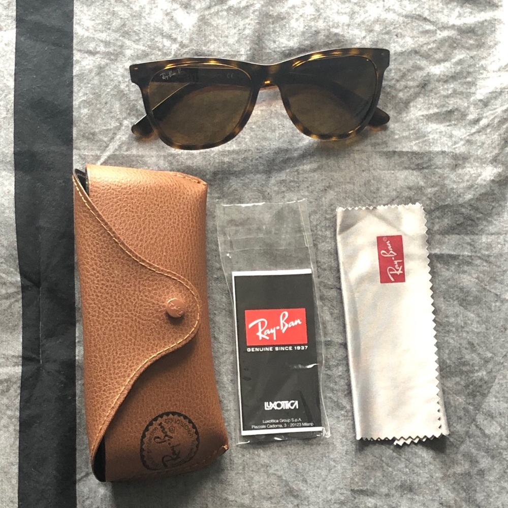 Ray-Ban Wayfarer Sunglasses